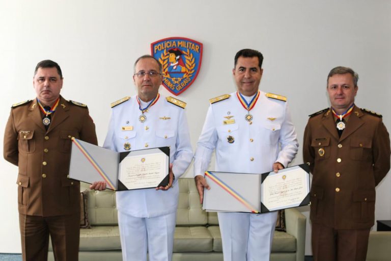 Almirantes da Marinha Recebem a Mais Alta Comenda da Polícia Militar de Minas Gerais