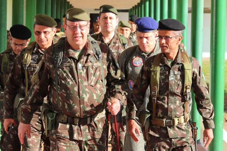 Visita Inédita do Comandante Militar do Sudeste ao 37º BI Mec Impulsiona Tropa