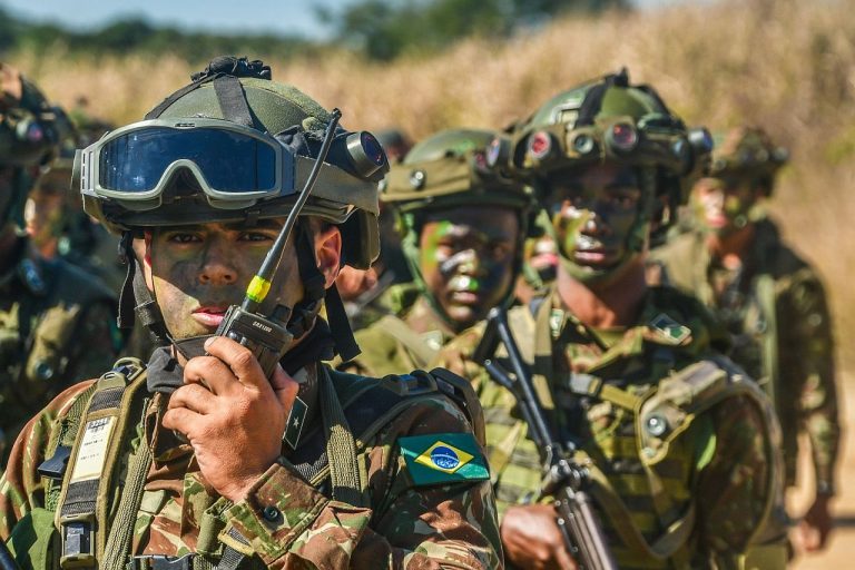 Exército Brasileiro Reforça Preparo Tático com Operação Tártaro Negro