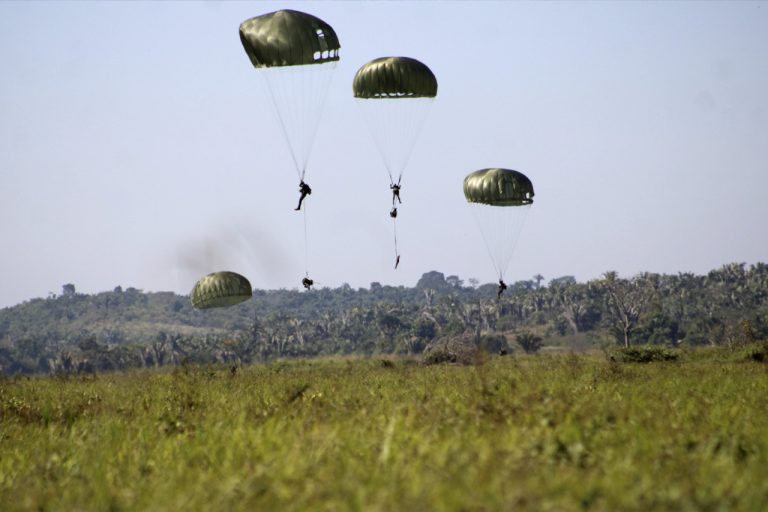 Operação Bumerangue Selva Oriental: Treinamento Rigoroso em Ambiente de Selva do Batalhão Santos Dumont