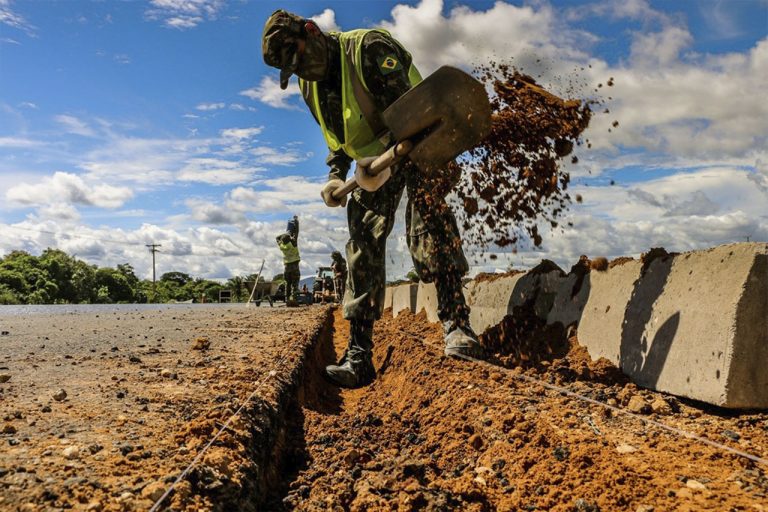 Engenharia Militar Brasileira avança em Projetos de Integração na Amazônia