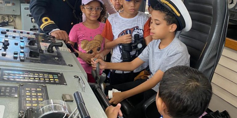 Dia da Marinha: Mais de 5 mil visitantes a Bordo de Navios em Cinco Estados Brasileiros