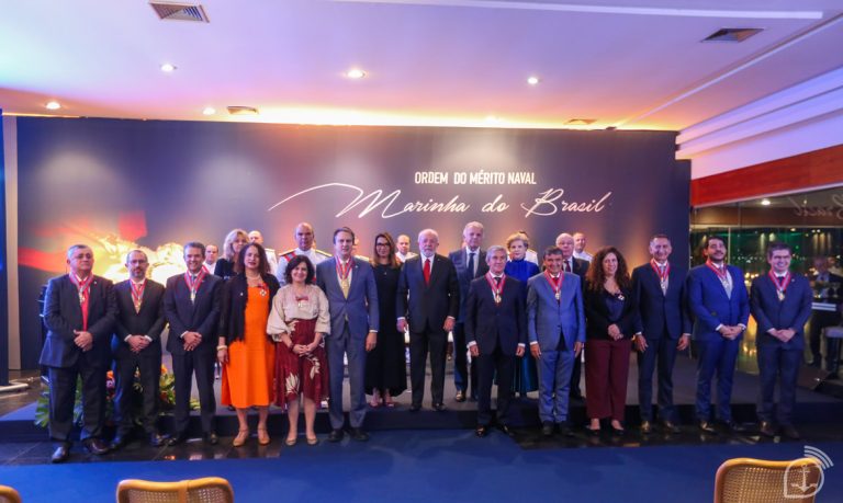 Ordem do Mérito Naval: Homenagens da Marinha aos Servidores do Brasil e Portugal