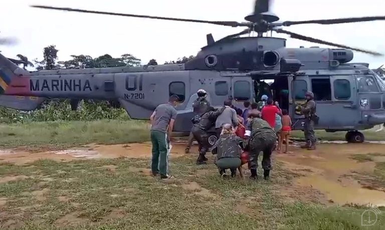 Operação Ágata: Comandos Anfíbios da Marinha resgatam feridos em Confronto Indígena em Roraima