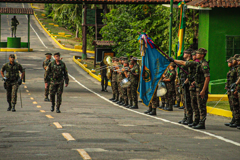Comandante Militar da Amazônia Reforça Compromisso com Defesa e Preservação na Primeira Visita ao CIGS