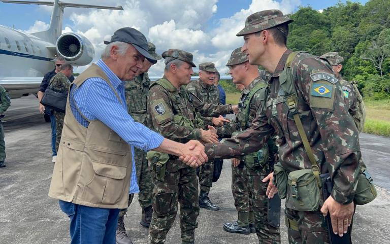 Ministro da Defesa homenageia Exército nos 50 anos de Engenharia em São Gabriel da Cachoeira