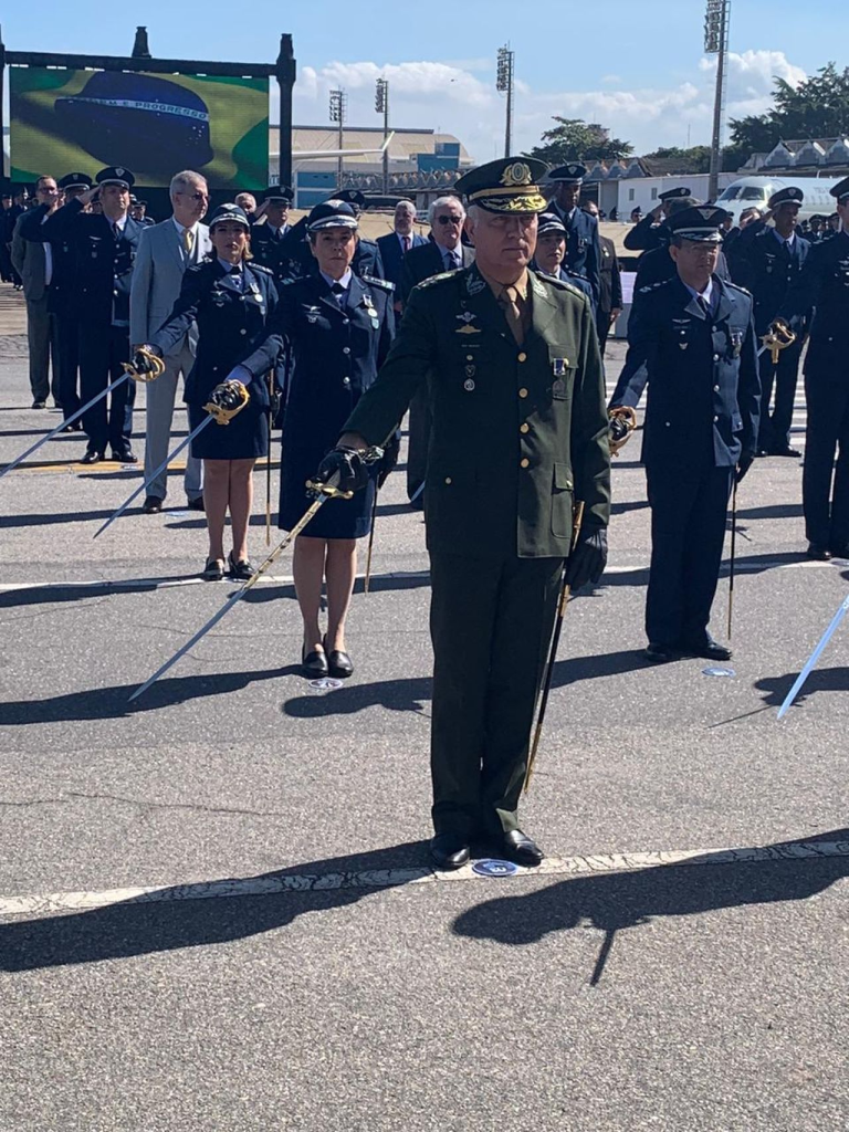 Comandante do CML recebe Medalha Mérito Santos Dumont: Uma Homenagem À Inovação