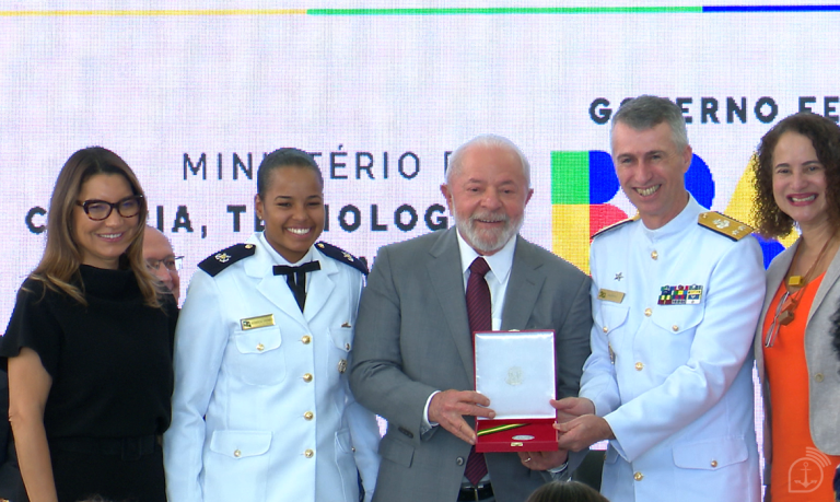Escola Naval: Recebe Ilustre Medalha Nacional em Mérito Científico e Tecnológico