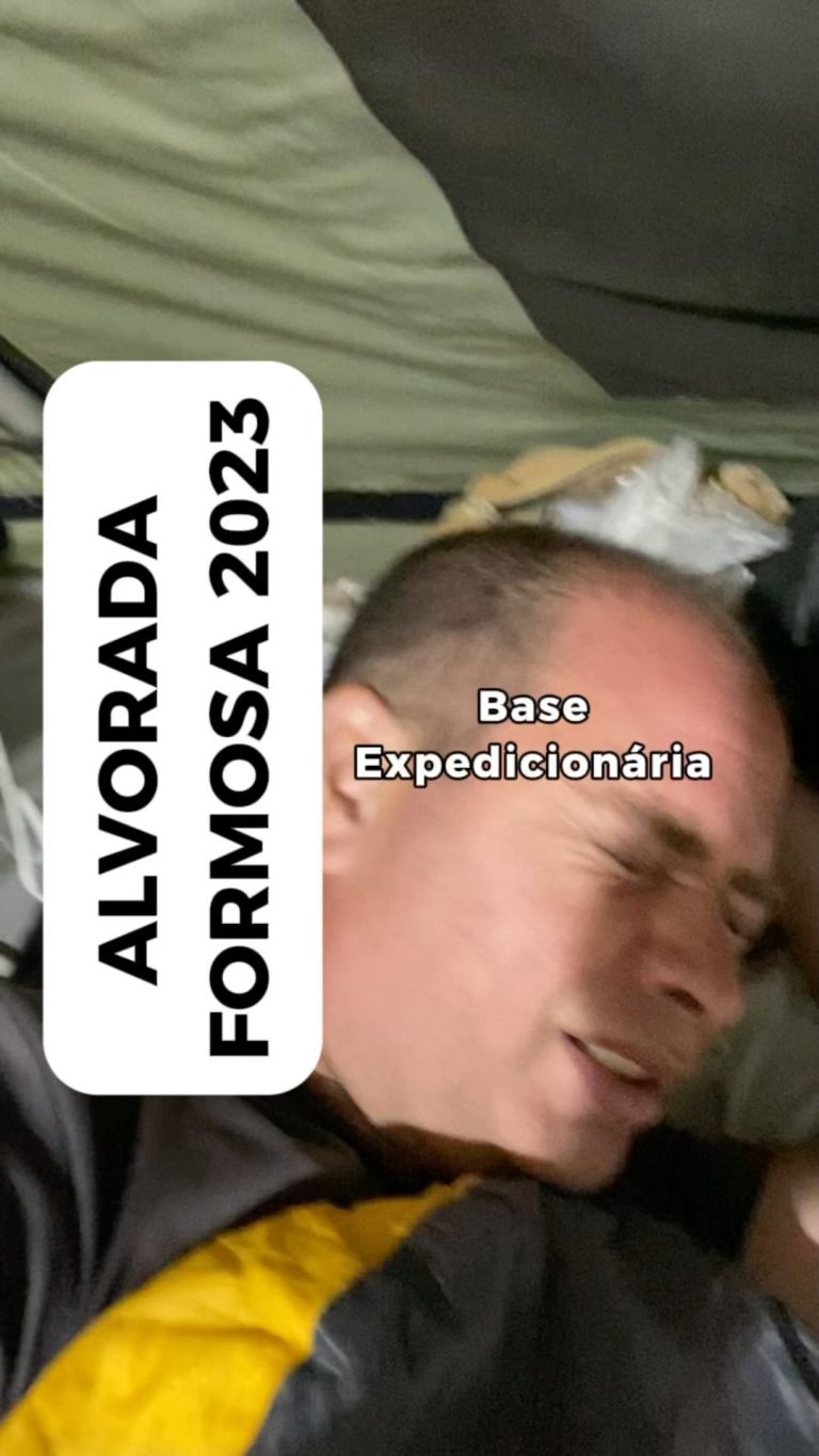 Alvorada em Formosa - GO

O toque de alvorada é uma tradição militar que ocorre ...