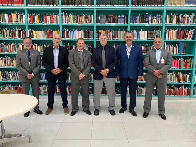 Reencontro Memorável na Biblioteca da ESD Celebra União e Cultura