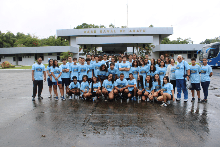 Base Naval de Aratu: Uma Aula Histórica e Recreativa para Alunos do Colégio Yeshua