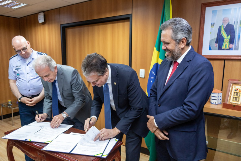 Defesa e Educação assinam acordo para criação de um novo ITA, o primeiro no Nordeste