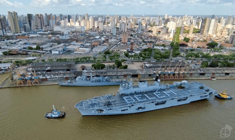 Maior Navio de Guerra Brasileiro atraca em Belém e abre portas ao público!