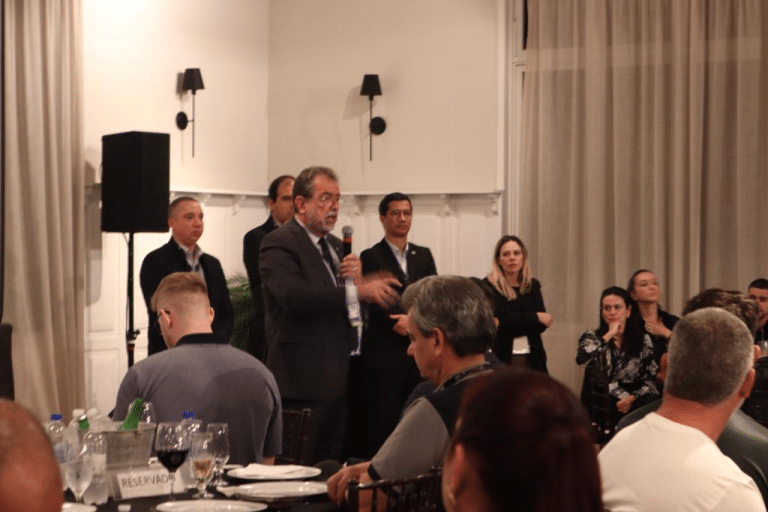 TAURUS e CBC se reúnem com mais de 500 lojistas em jantar e defendem união do setor