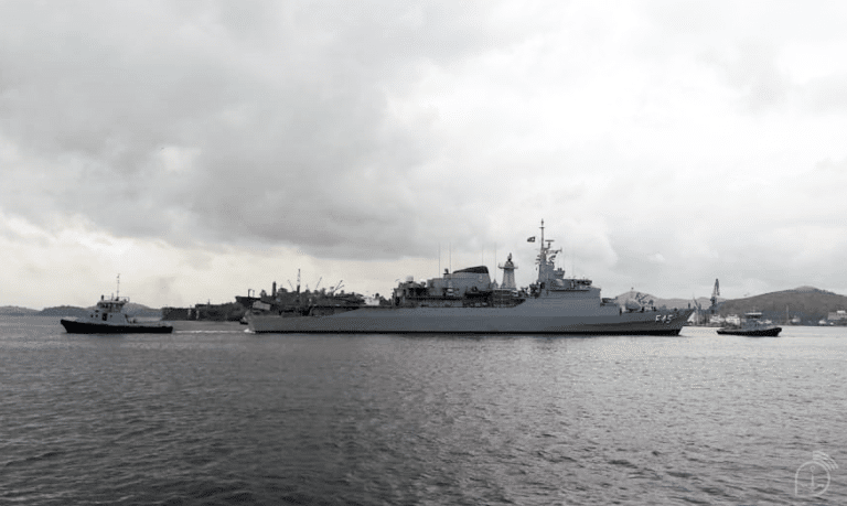 Marinhas do Brasil e Argentina Unem Forças em Operação Conjunta de Cooperação
