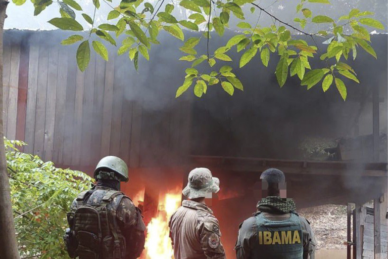 Exército Brasileiro intensifica combate ao garimpo ilegal na Amazônia