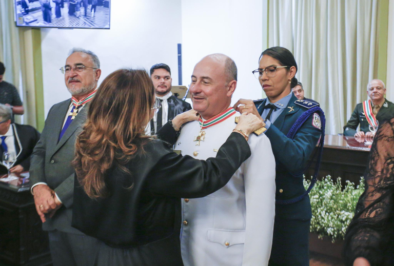 Reconhecimento à Marinha: Comandante é Honrado pelo Tribunal de Justiça do Pará