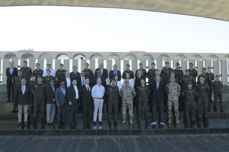 Brasil e EUA Unem Forças em Inovação Militar: Uma Parceria Estratégica