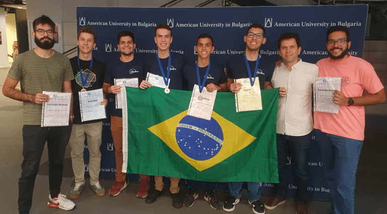 Brilho Brasileiro na Matemática: IME Conquista Ouro Internacional
