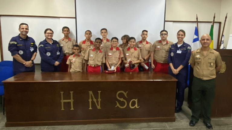 Futuros Líderes Aprendem com a Experiência do Hospital Naval
