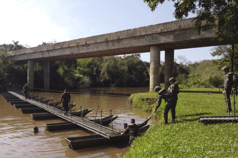 Heróis Silenciosos: A Engenharia na Linha de Frente de Desastres