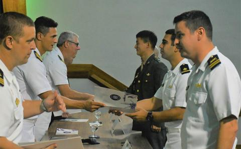 Preparando Líderes para a Paz: Curso Internacional de Operações Ribeirinhas Forma Novos Oficiais