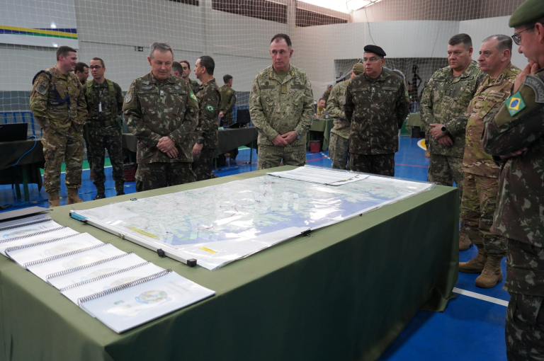 Operação Paraná III: Exército Brasileiro em Ação Humanitária