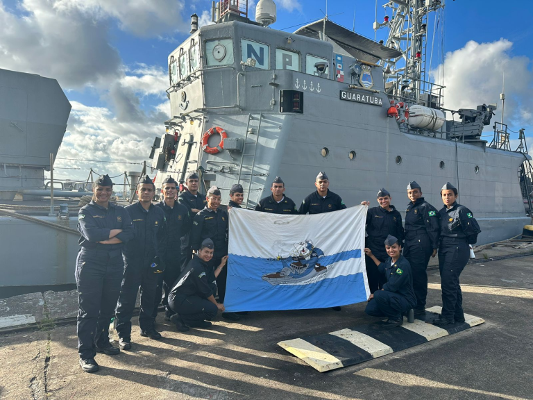 Guardas-Marinha embarcam no NPa ‘Guaratuba’ em missão educativa