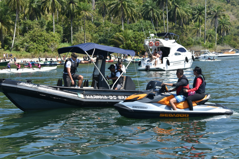 Operação da Marinha Garante Segurança nas Águas da Bahia e Sergipe