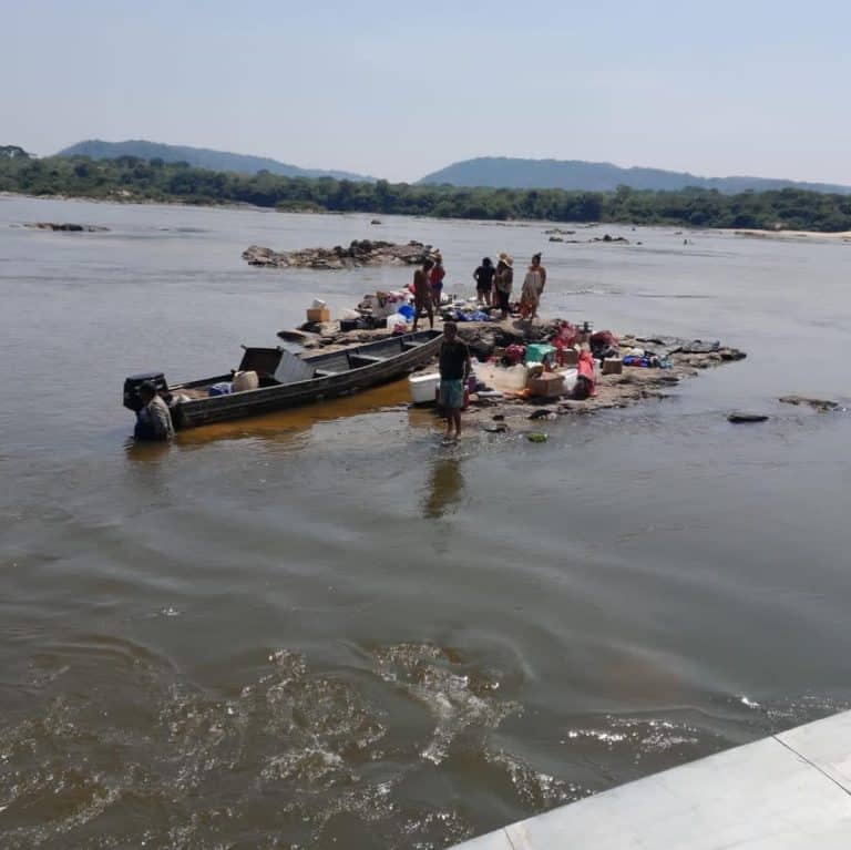 Heróis da Fronteira: Militares Salvam Turistas em Perigo no Rio Guaporé