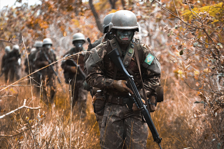 Novos Líderes Militares: A Ascensão dos Cabos de 2023
