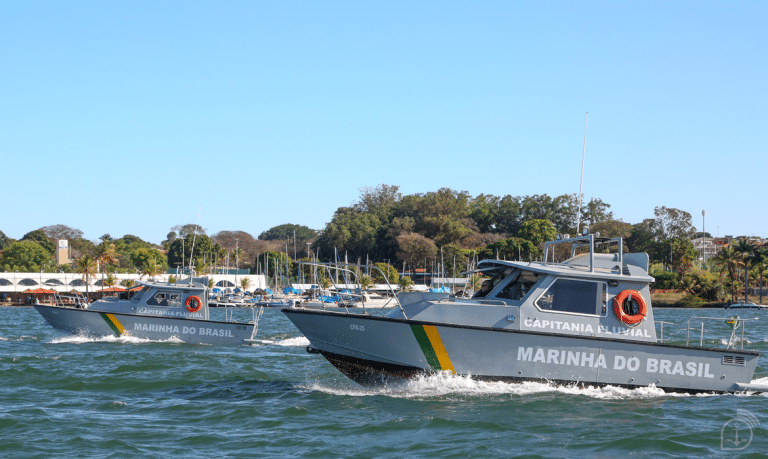 Marinha Realiza Salvamento de Embarcação no Lago Paranoá