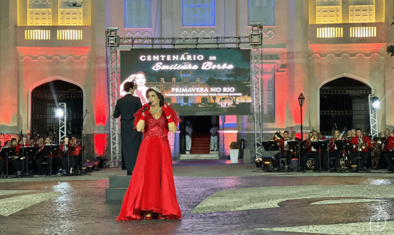 Emilinha Borba: Homenagem a Eterna Rainha do Rádio Emociona Público