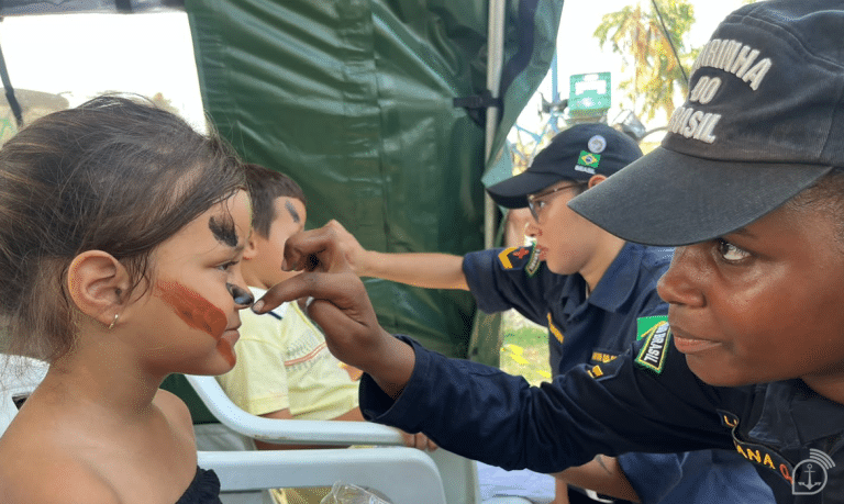 Marinha do Brasil Leva Esperança a Moradores de Porto Murtinho