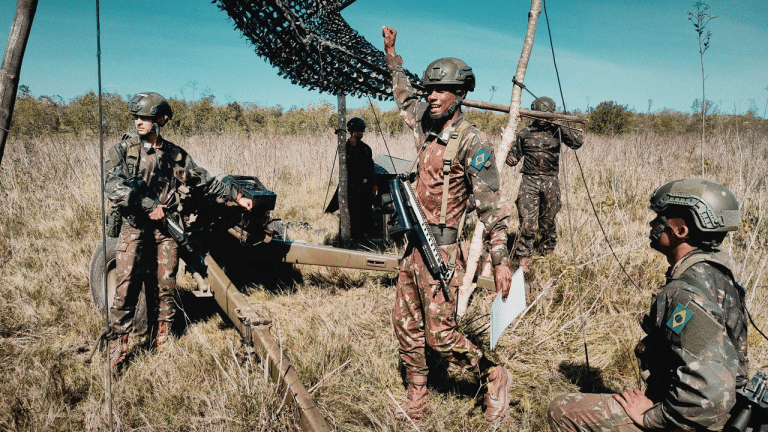 Artilharia Paraquedista Reforça Preparo no Pantanal