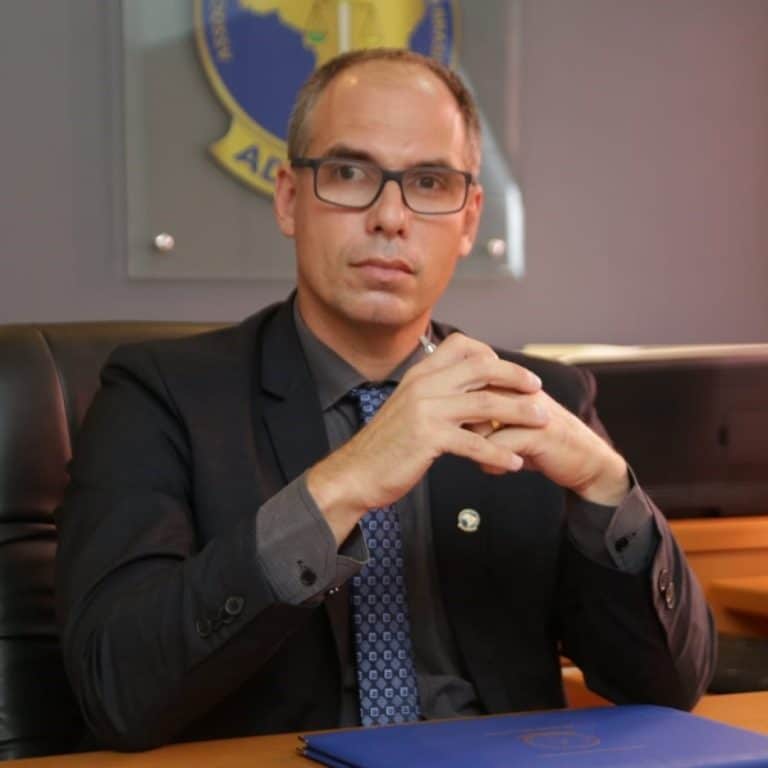 Levantamento da Adepol aponta que 64% dos inquéritos foram solucionados em 2022