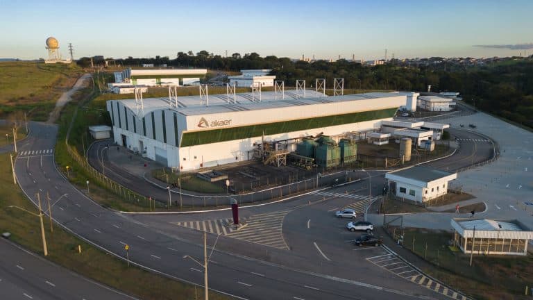Akaer: Uma Gigante Brasileira em Ascensão no Setor Aeroespacial