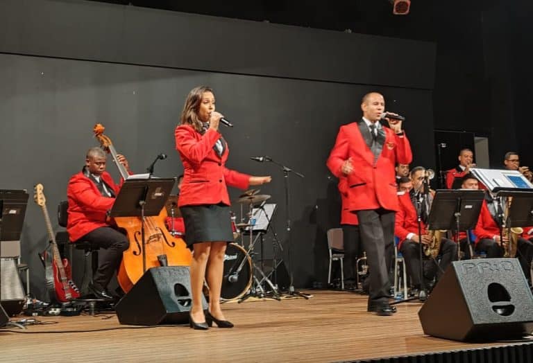 Fuzishow: A Magia da Big Band da Marinha Encanta Belo Horizonte