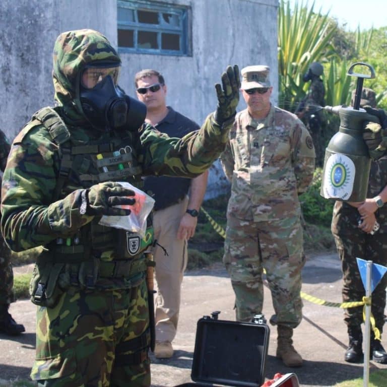 Exército Brasileiro Reforça Preparação em Defesa Química e Biológica