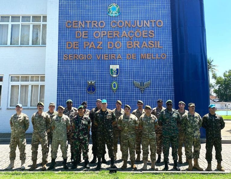 CCOPAB Abre Portas para Oficiais Internacionais em Visita Memorável