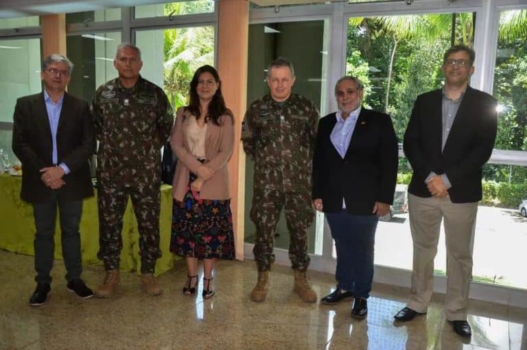 Unindo Forças: Comandante do Exército Reforça Laços Institucionais no Nordeste