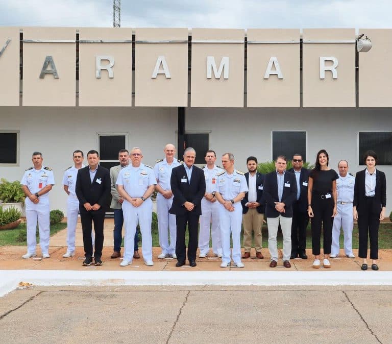 Visita à Vanguarda Tecnológica: Comitiva Explora Centro Nuclear da Marinha
