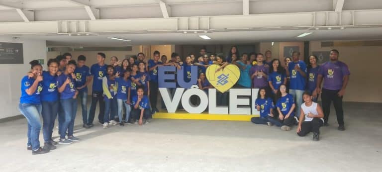 Jovens do PROFESP Vivenciam o Espírito Olímpico no Pré-Olímpico de Vôlei 2023