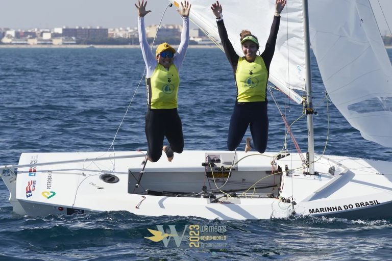 Atletas da Marinha se consagram campeãs mundiais de vela na classe Snipe