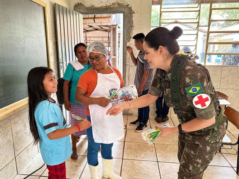 Exército e Prefeitura de Caarapó-MS Unem Forças em Ação Beneficente para Comunidade Indígena
