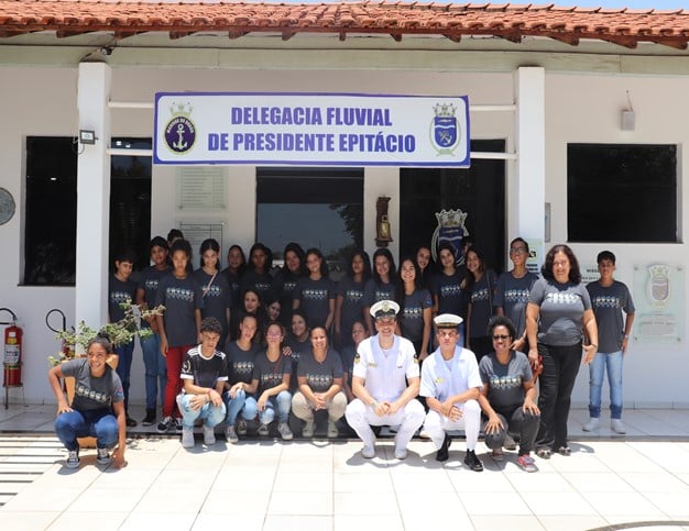 Estudantes de Santa Mercedes Visitam Delegacia Fluvial de Presidente Epitácio para Aprender Sobre Marinharia e Saúde