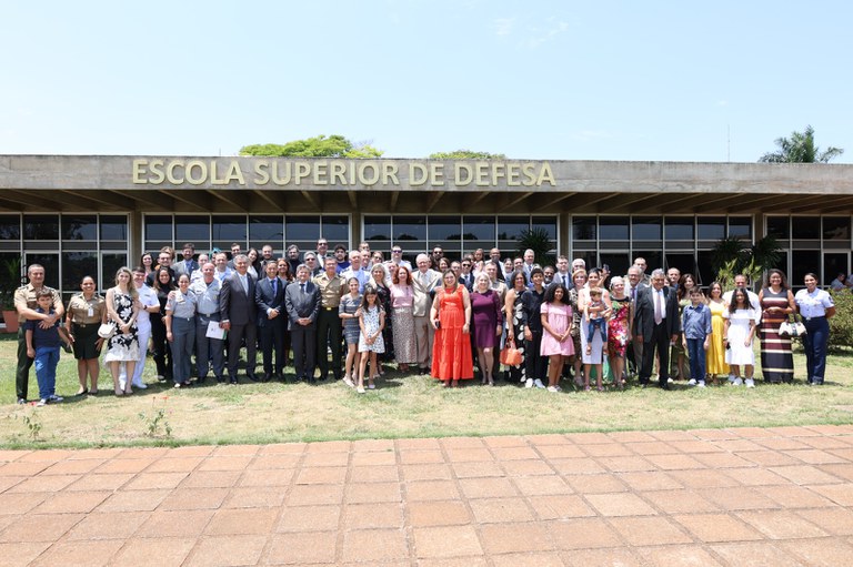 Curso de Logística Estratégica e Defesa da Escola Superior de Defesa Concluido com Sucesso