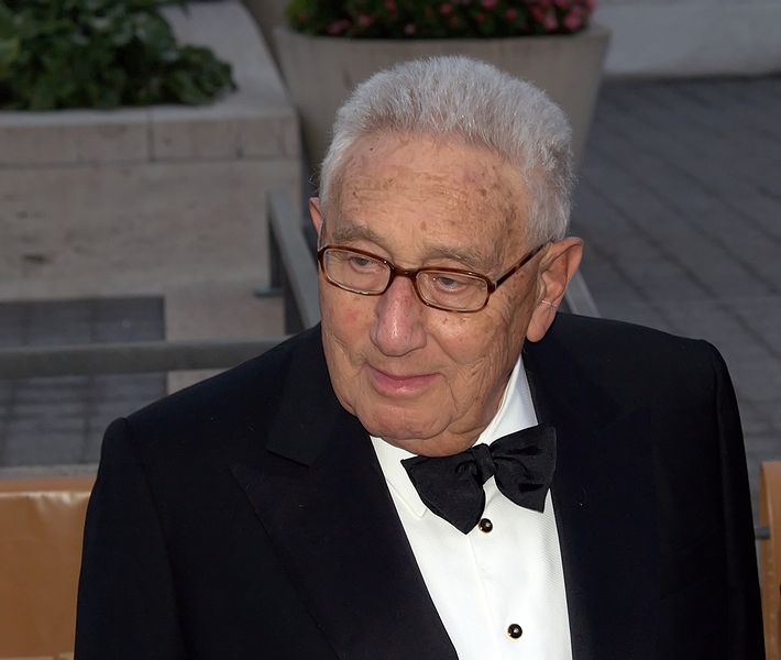 Henry Kissinger: O Legado Complexo de uma Figura Icônica na Diplomacia Global
