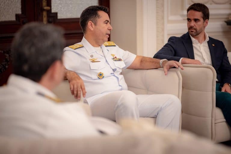 Reunião Estratégica Entre Comandante do 5º Distrito Naval e Governador do RS