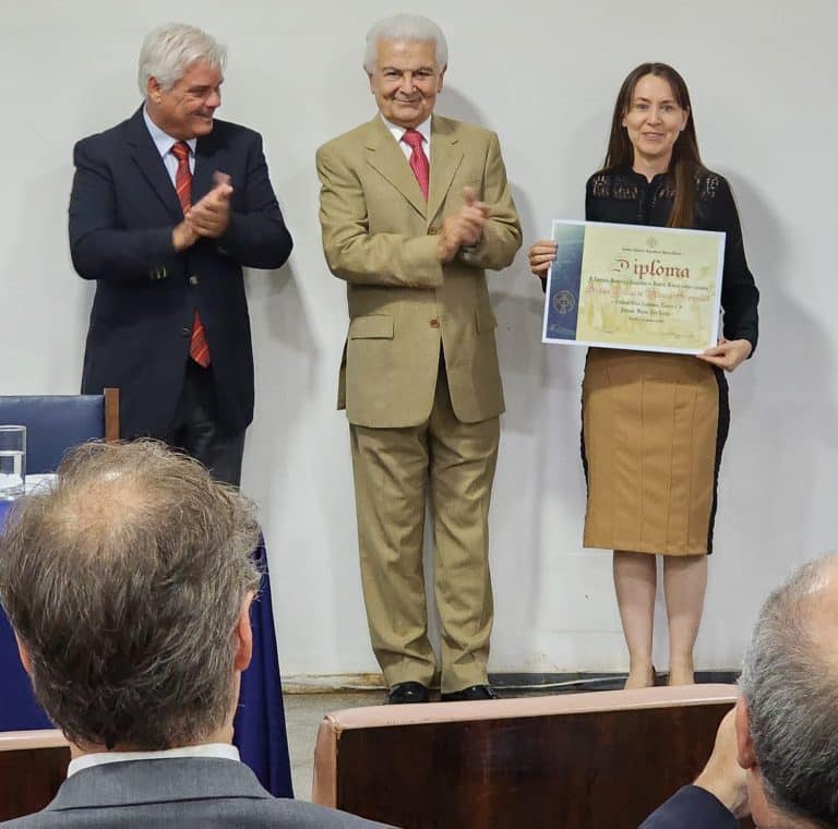 Professora e pesquisadora da ESD toma posse como acadêmica do IHGDF